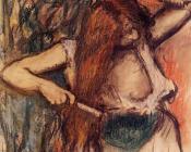 埃德加德加 - Woman Combing Her Hair